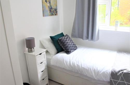 Hinckley Apartment | K Suites - Station Road 1