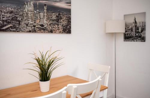 Hinckley Apartment | K Suites - Station Road 1