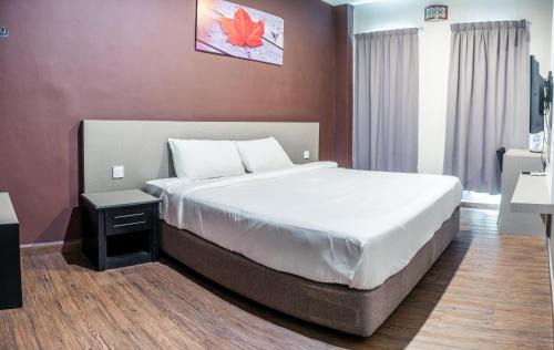 Sitiawan Hotel | K West Hotel