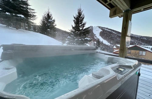 Killington Villa | K6 Topridge Unit 30A Slopeside with Private Hot Tub
