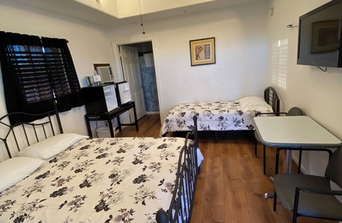 Pahrump Bed & Breakfast | K7 Bed and Breakfast