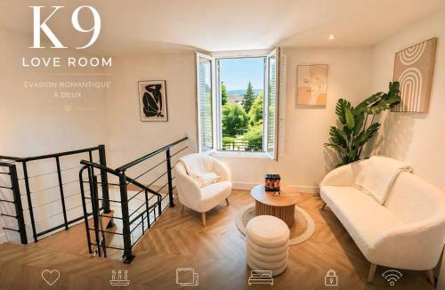 Balloy Hotel | K9 Love Room - Jacuzzi Privatif & Miroir au plafond