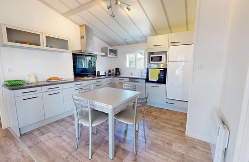 Brem Sur Mer House | Kabana Beach