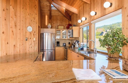 Sea Ranch House | Kabella | Pet Friendly w/Hot Tub!