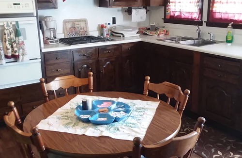 Kahoka House | Kahoka, MO Family Lodging