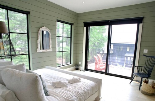 Gravenhurst Cottage | Kahshe Beach House, Kahshe Lake