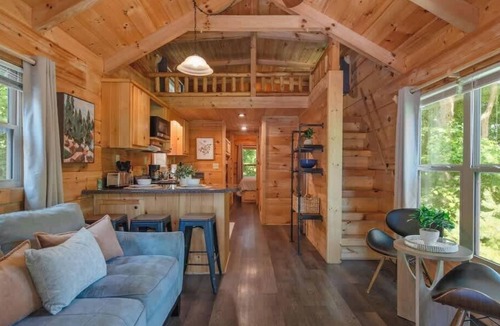 Lookout Valley Neighborhood Association Cabin | Kai Cabin with sunset view from private spa deck