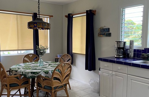 Kailua House | KAILUA-STEPS TO THE BEACH