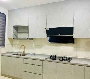 Jalan Bangi House | Kajang White House