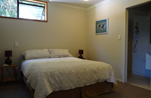 Omokoroa Bed & Breakfast | Kakariki Haven, Omokoroa