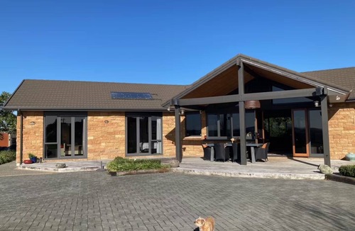 Bulls House | Kakariki Retreat