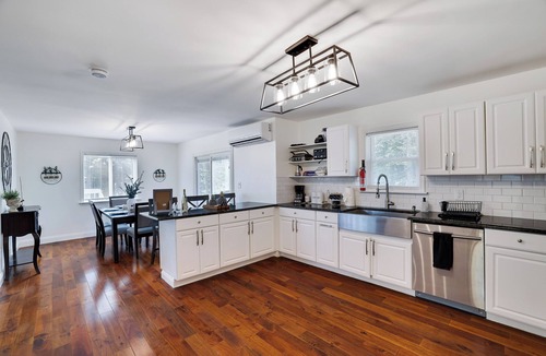 Tobyhanna House | Kalahari ,Game room - Ski HotTub Pools Lakes Firepit