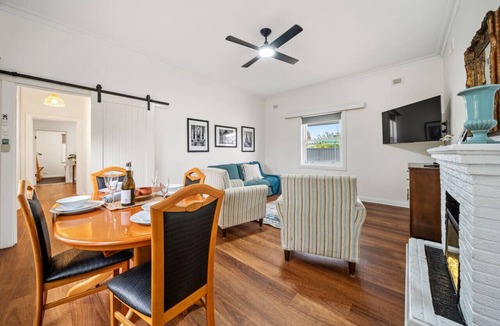 Warradale House | Kaleamera - 3BR Parking WiFi
