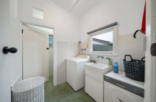 Warradale Villa | Kaleamera - 3BR Parking WiFi