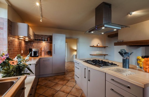 Puygaillard-de-Lomagne Cottage | Kalia House. a haven of peace with a large private pool