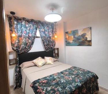 Rincon de Loix Apartment | Kalifornia Benidorm Playa Piscina, Terraza Privada y Parking Gratis