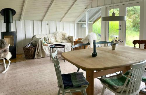 Knubbeløkke House | Kalmar House By Forest And Beach In Lolland
