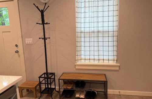 Southeast Eugene Apartment | Kamal comfy relaxation zone