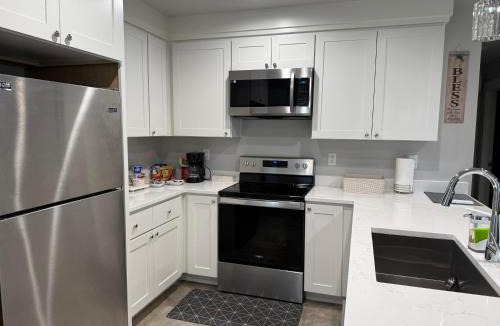 Southeast Eugene Apartment | Kamal comfy relaxation zone