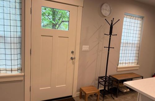 Southeast Eugene Apartment | Kamal comfy relaxation zone