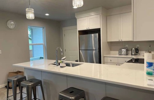 Southeast Eugene House | Kamal's Comfy Relaxation Zone