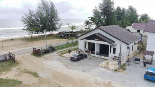 Pantai Penarik House | Kamalia Villas