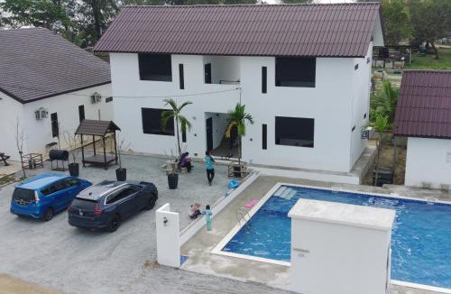 Pantai Penarik House | Kamalia Villas