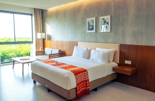 Waingapu Hotel | Kambaniru Beach Hotel & Resort