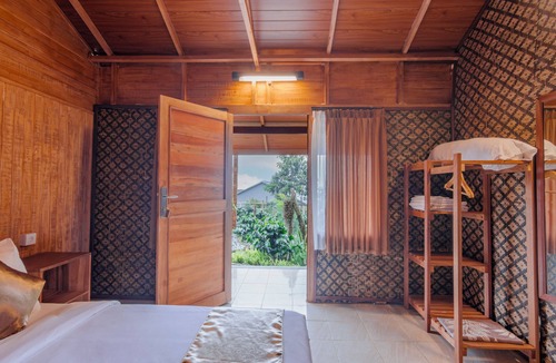 Candikuning House | Kampung Bingo Glamping & Resto