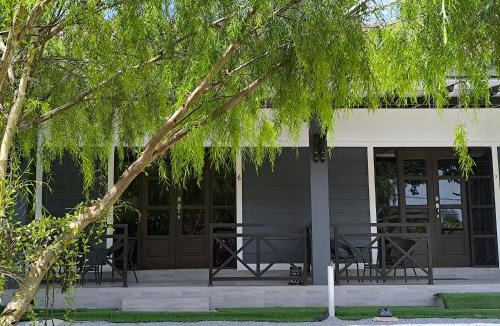 Kampung Tanjung Mas Ski Chalet | Kampung vibes with good location