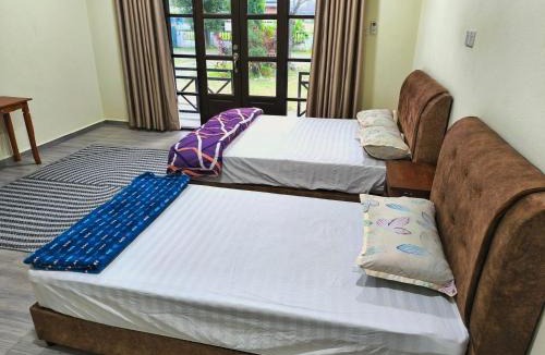 Kampung Tanjung Mas Ski Chalet | Kampung vibes with good location