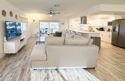 Pompano Beach Condo | Kanda Zen Apt 5 - Luxury pool & water views