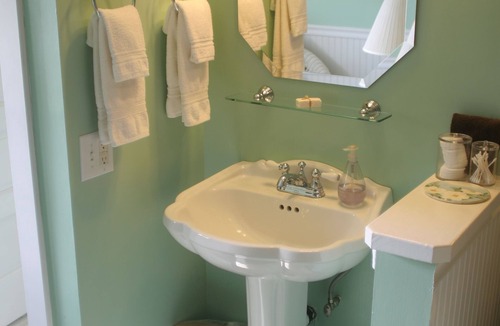 Eastsound Bed & Breakfast | Kangaroo House B&B on Orcas Island