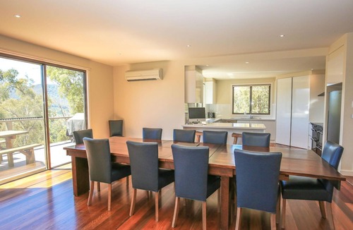 Bright House | KANGAROO LODGE: Bright