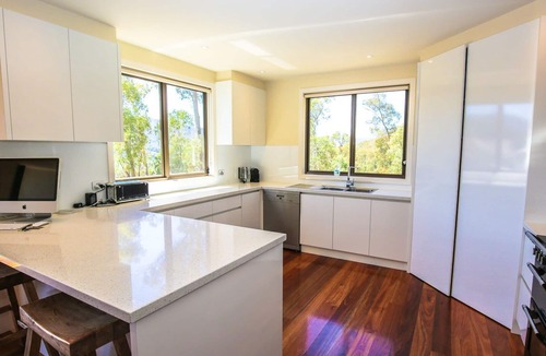 Bright House | KANGAROO LODGE: Bright