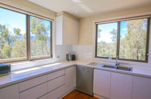 Bright House | KANGAROO LODGE: Bright