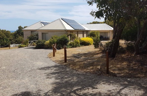 Fairhaven House | Kangarooma - large comfortable beach house