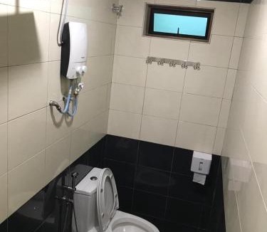 Kampung Kuala Parit Hotel | Kangsar KK Hotel