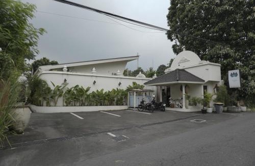 Ngaglik Hotel | Kanjeng Heritage Villa by Raminten