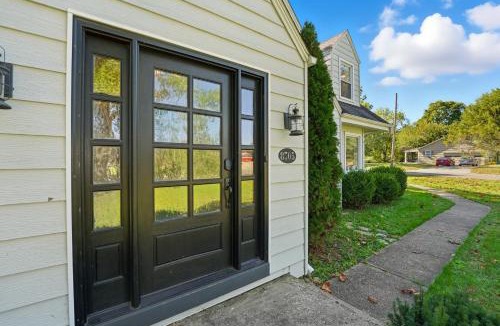 Overland Park House | Kansas Cape Cottage