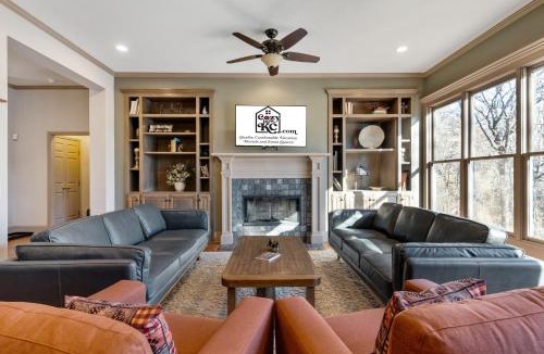 Bucyrus House | Kansas City Creekside Lodge on 22 Acres for Groups