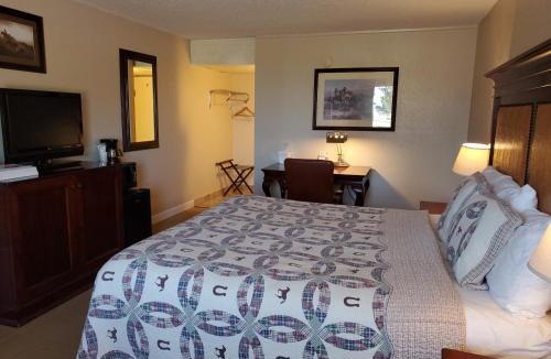 Oakley Hotel | Kansas Country Inn