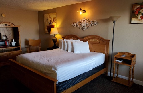 Oakley Hotel | Kansas Country Inn