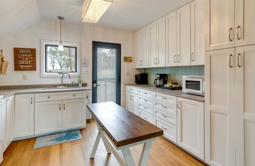 Anthony Cabin | Kansas Vacation Rental w/ Boat Dock & Lake Access
