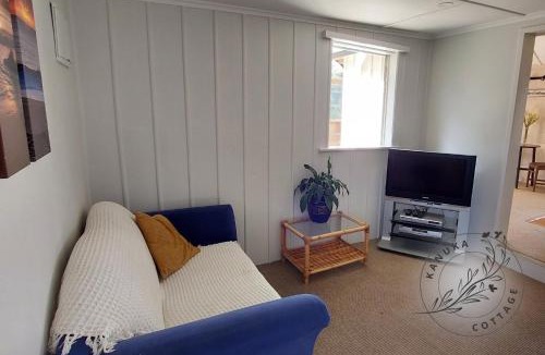 Cooks Beach House | Kanuka Cottage