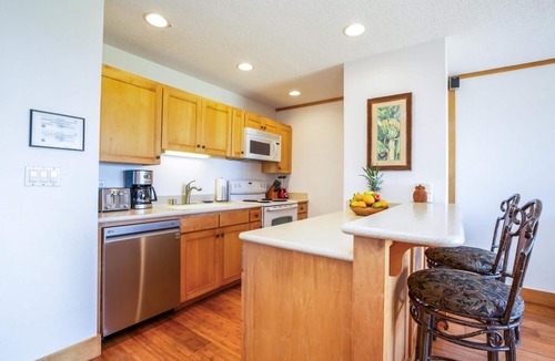 Wailua Condo | Kapaa Shore Ocean & Pool View Condo