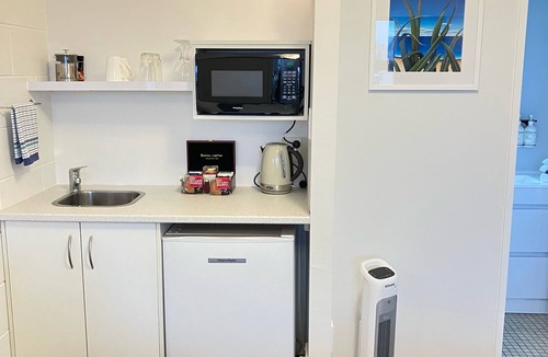 Waikanae Hotel | Kapiti Gateway Motel