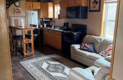 Moorcroft Cabin | Kara Creek Ranch - 2 bed cabin