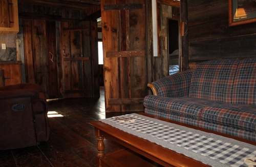 Moorcroft Cabin | Kara Creek Ranch - Rustic 2 Bedroom Cabin #5