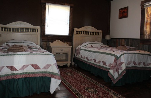 Moorcroft Cabin | Kara Creek Ranch - Rustic 2 Bedroom Cabin #5